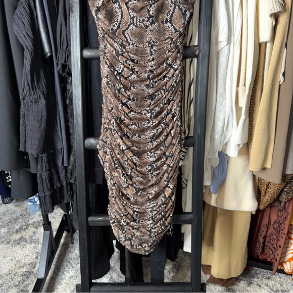 Babaton Snake Print Mesh Ruched Midi Dress - Picture 5 of 10